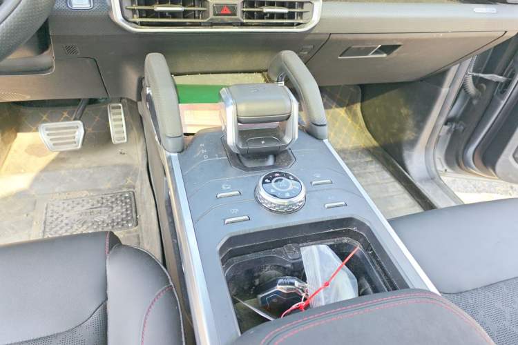 Used JETOUR Traveler 2024 2.0T All-Wheel-Drive CrossPRO Entertainment Edition