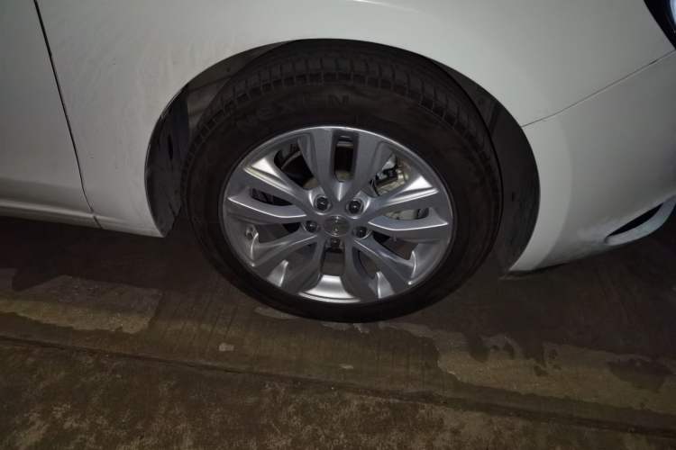 Used Buick GT 2021 Revised Version Flagship 1.5L Automatic Elite Edition Right Front Wheel Hub