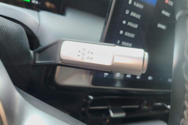 Used AION Y 2022 Plus 70 Enjoy Edition Gear Lever