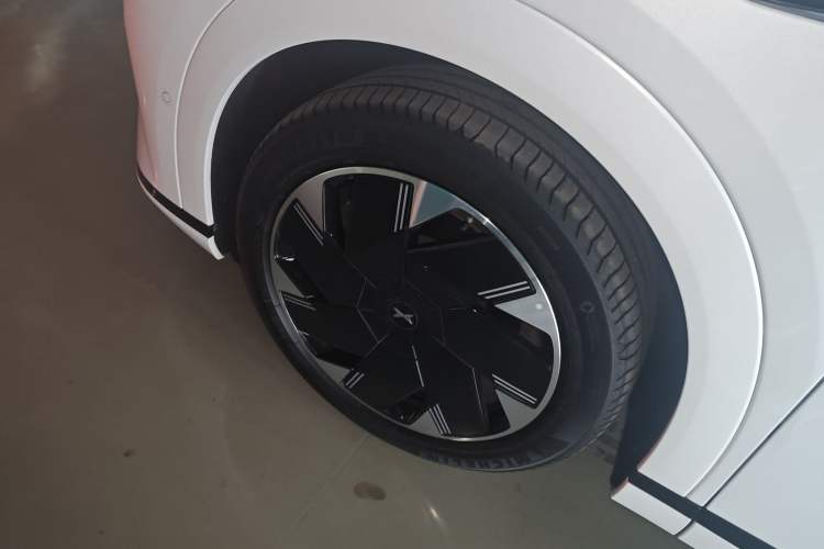 Used XPeng X9 2024 610 Long-Range Max
