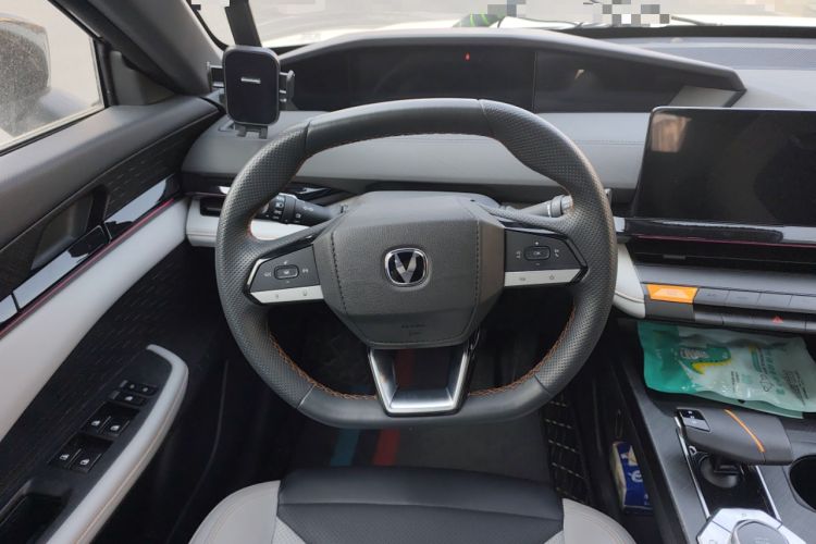 Used Changan UNI-V iDD 2024 Blue Whale Smart Electric iDD 136km Luxury Model