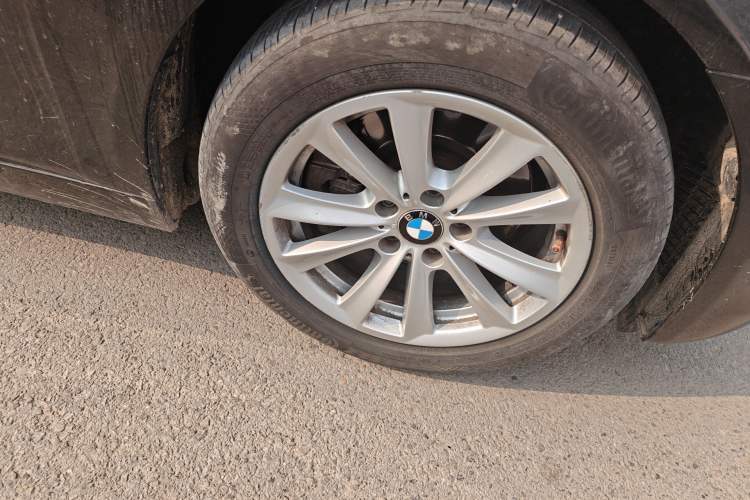 Used BMW 5 Series 2013 525Li Leading Model