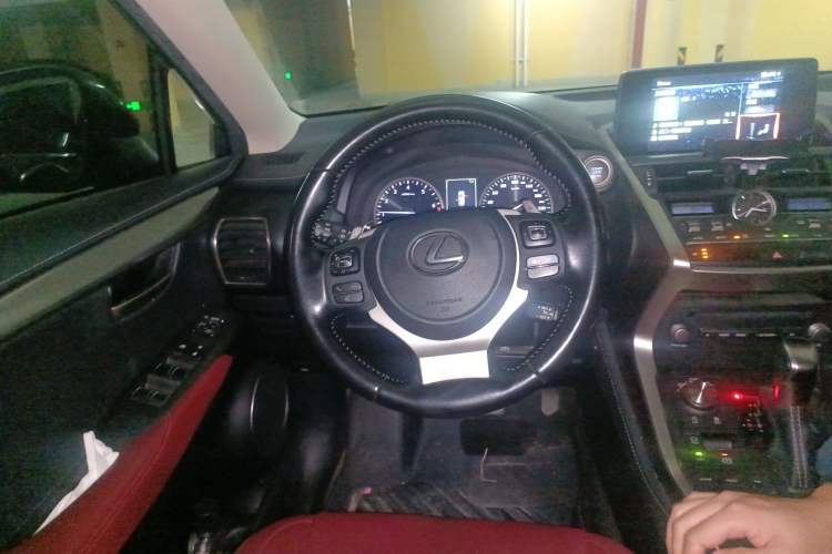 Used Lexus NX 2020 200 Front-Wheel Drive Vmotion Edition China VI Standard
