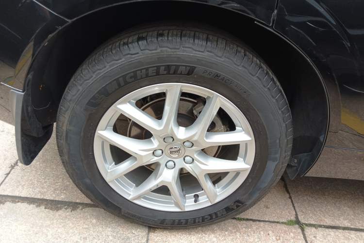 Used Volvo XC60 2019 T5 4x4 Smart Edition China VI Standard Right Rear Wheel Hub