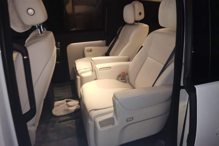 Used Li Auto MEGA 2025 Home Family Special Edition