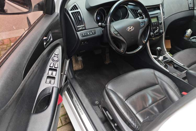 Used Hyundai Sonata 2013 2.4L Automatic Leading Edition China IV Standard