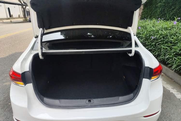 Used Buick GT 2019 18T Automatic Connected Elite Model China VI Standard Trunk