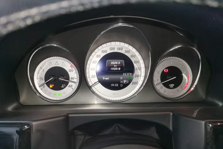 Used Mercedes-Benz GLK-Class 2013 Facelift GLK 300 4MATIC Luxury Edition