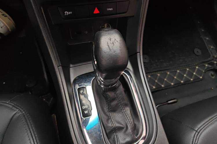 Used Roewe 360 2018 PLUS 1.5L Automatic Luxury Edition Gear Lever