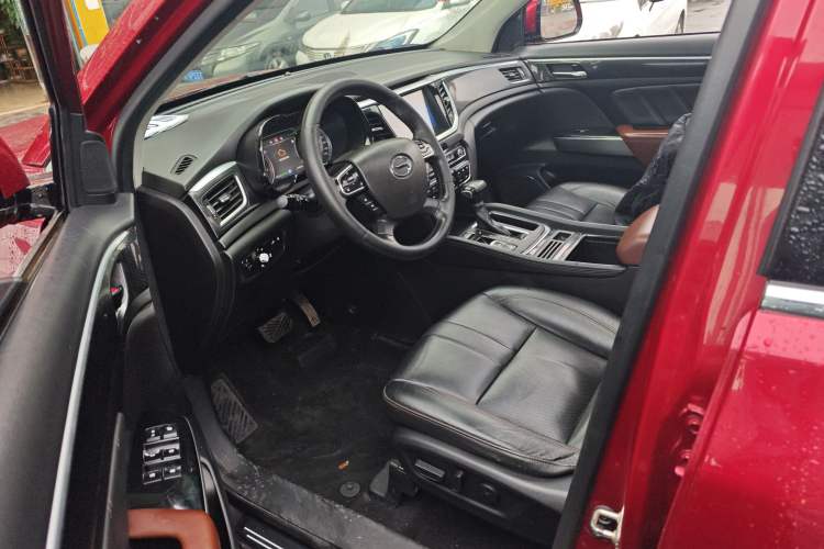 Used GAC Trumpchi GS7 2017 320T Two-Wheel-Drive Luxury Model
