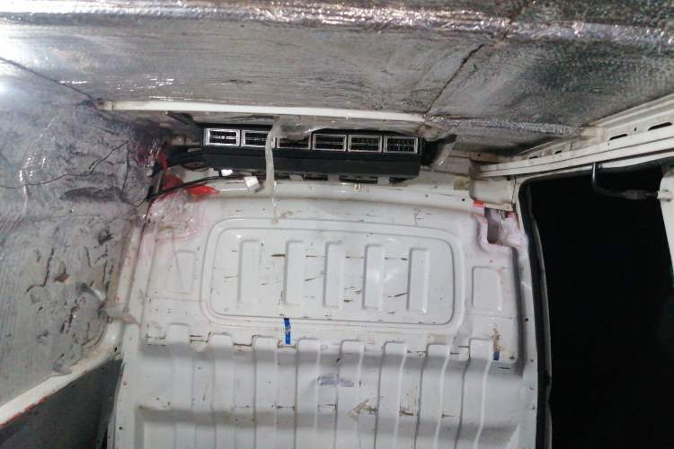 Used SAIC MAXUS Xintu V80 2023 2.0T Manual Classic City Delivery King Long Wheelbase Mid-Roof 3-Seater