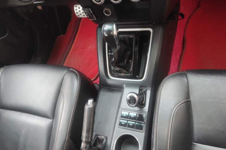 Used BAIC Off-Road BJ40 2016 40L 2.3T Automatic All-Wheel Drive Premium Edition Gear Lever