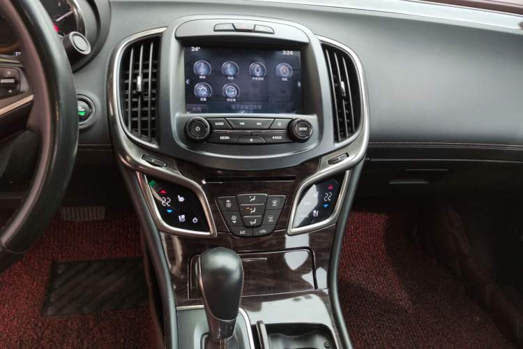 Used Buick LaCrosse 2013 2.0T SIDI Smart Luxury Flagship Edition Audio And AC Panel