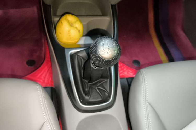 Used Honda City Classic 2012 1.5L manual Comfort version
