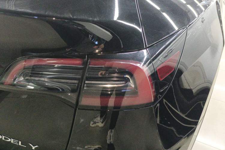 Used Tesla Model Y 2023 Rear-Wheel-Drive Version
