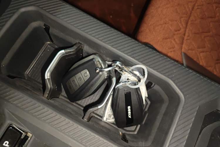 Used Geely Auto Haoyue L 2023 2.0T DCT Flagship Version
