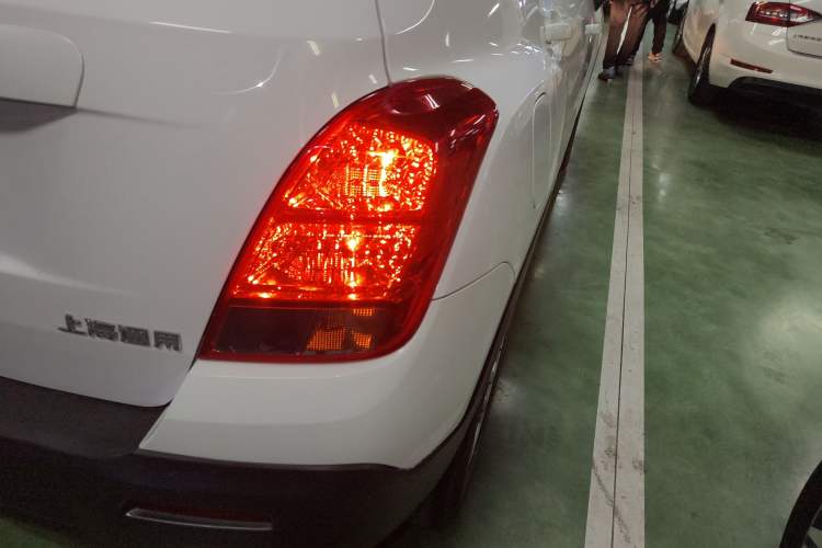 Used Chevrolet Trax 2016 1.4T Automatic Two-Wheel Drive Comfort Version with Sunroof Exterior 3