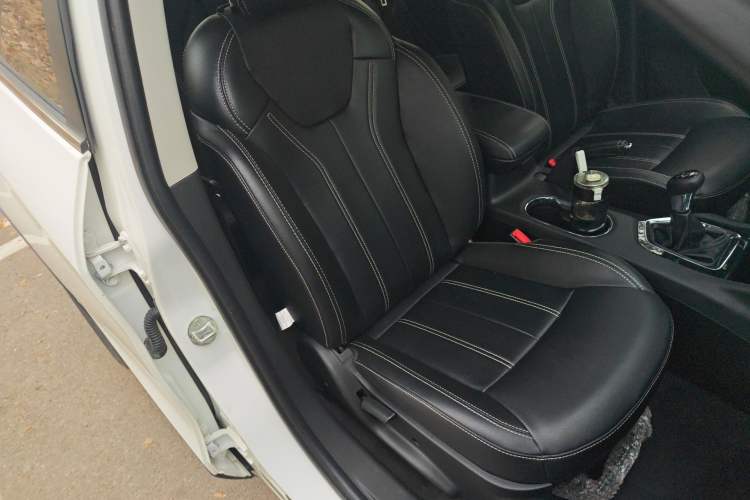 Used Soueast DX3 2019 1.5L Manual Luxury Model China VI Standard Right Front Seat