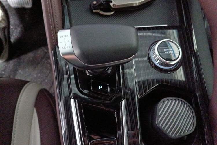 Used Geely Auto Monjaro L 2024 2.0TD High-Power Automatic Two-Wheel Drive Yunqi Version
