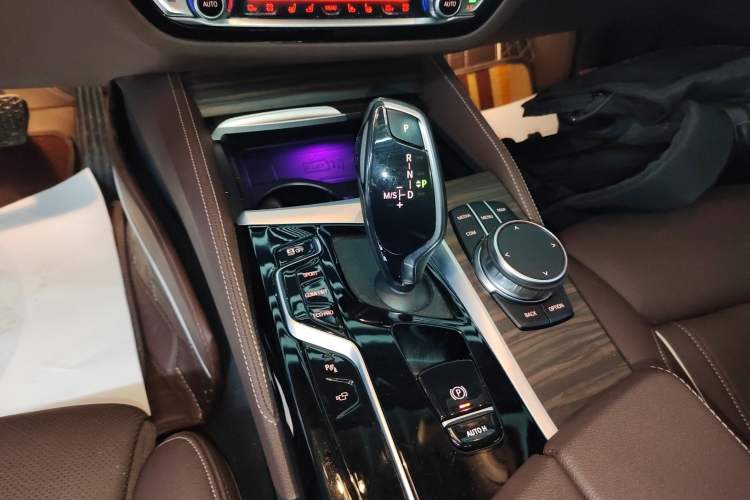 Used BMW 5 Series 2023 Updated 530Li Luxury Package Prestige Version Gear Lever