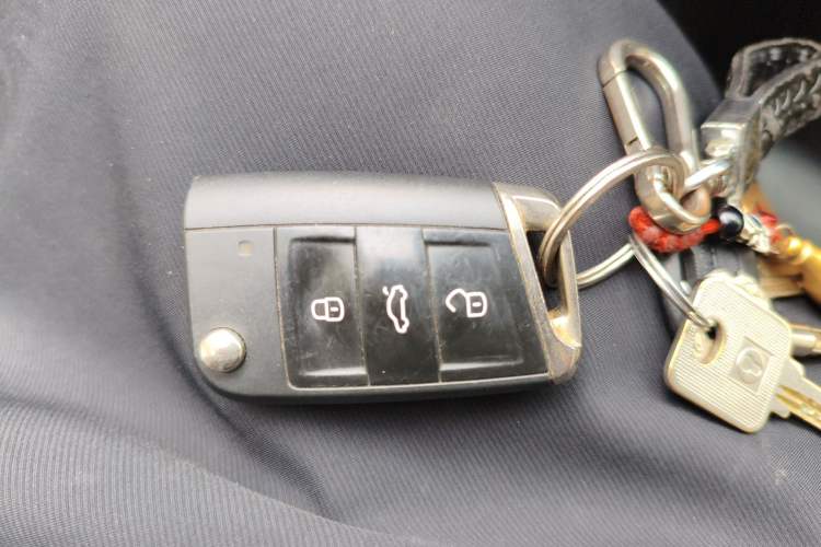 Used Volkswagen Sagitar  Vehicle Key