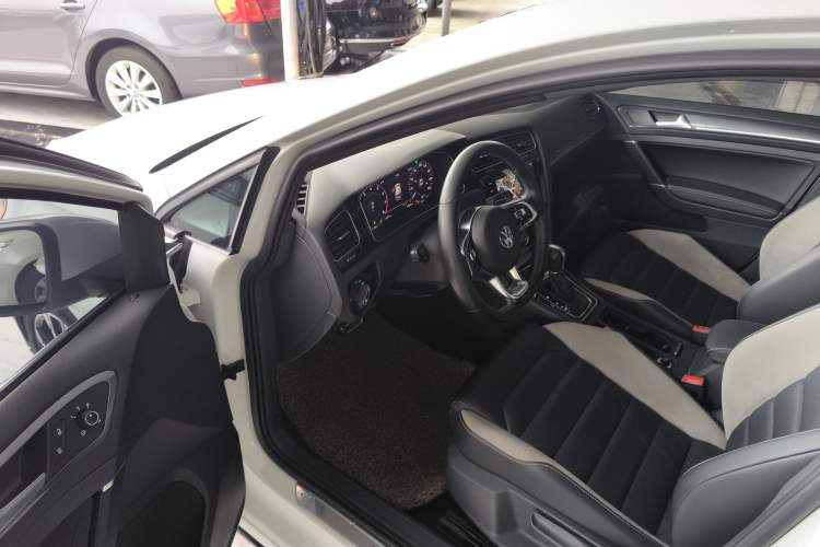 Used Volkswagen Golf 2020 Charming Edition 280TSI DSG R-Line