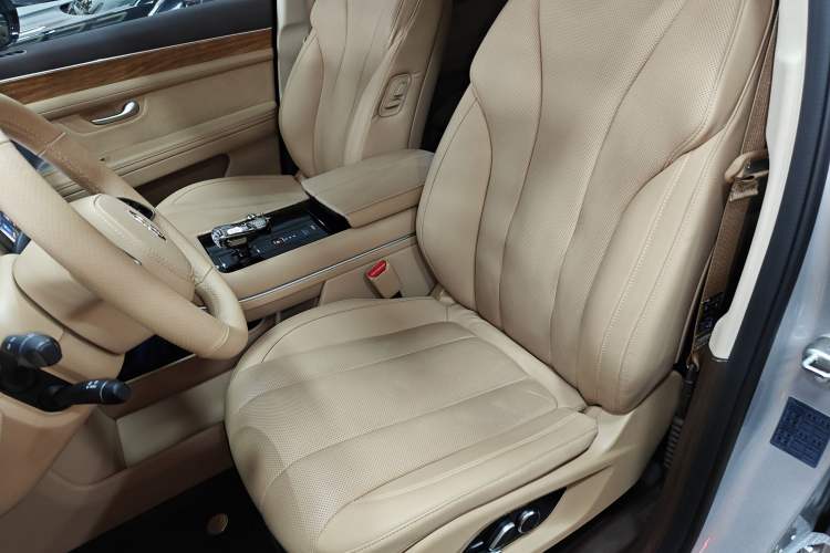 Used Hima AITO M7 2024 1.5T Intelligent Driving Rear-Drive Max Edition 6 Seats Left Front Seat