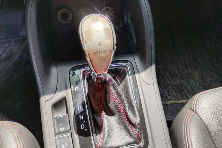 Used CHANGAN CS75 2015 1.8T Automatic 4x4 Prestige Model China V Emission Standard