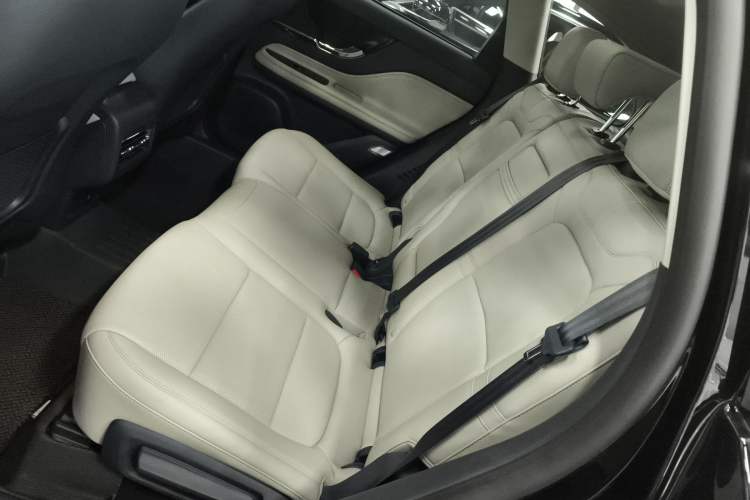 Used Lincoln Corsair 2023 2.0T Two-Wheel-Drive Luxury Edition Left Rear Seat