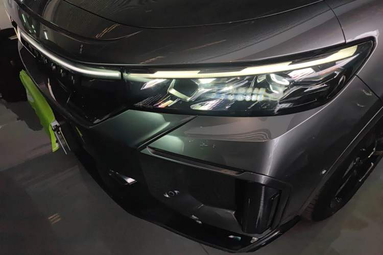 Used VOYAH FREE 2025 318 318 km Rear-Drive Touring Edition