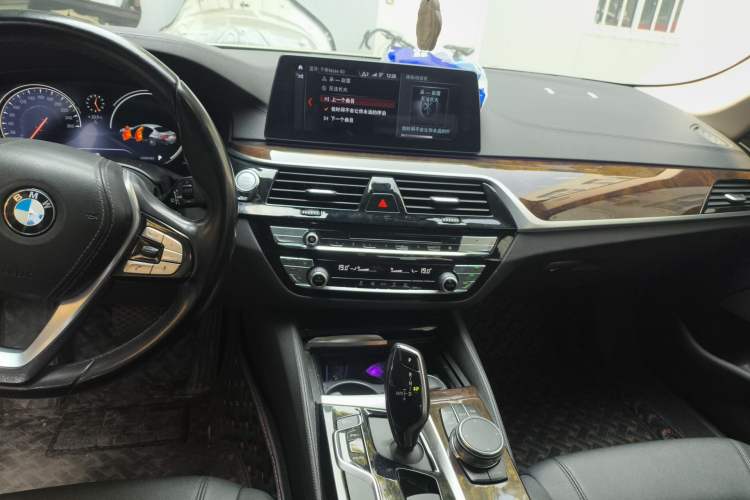 Used BMW 5 Series 2018 525Li Luxury Package
