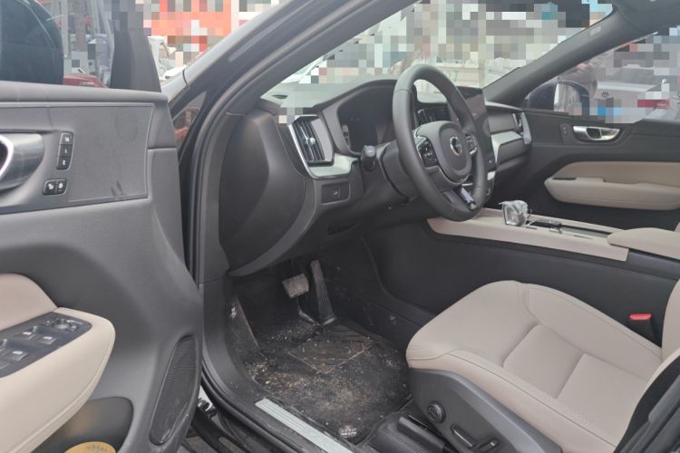 Used Volvo XC60 2026 B5 4x4 Smart Luxury Edition