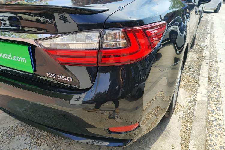 Used Lexus ES 2016 200 Midnight Special Limited Edition
