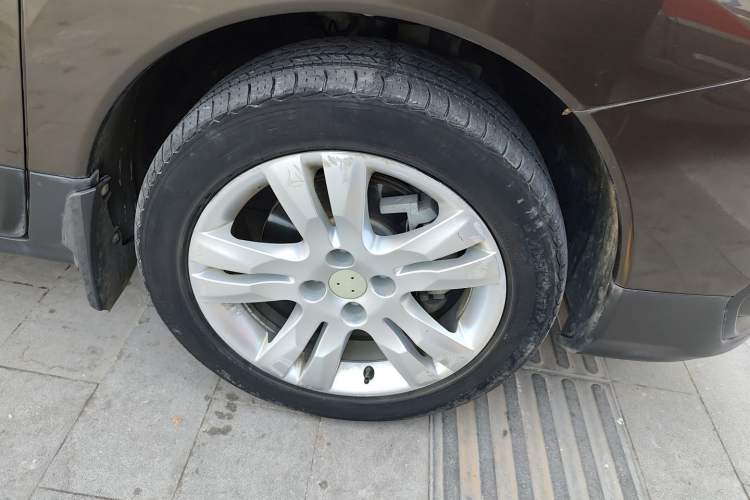 Used Peugeot 3008 2016 1.6THP Automatic Classic Edition Right Front Wheel Hub