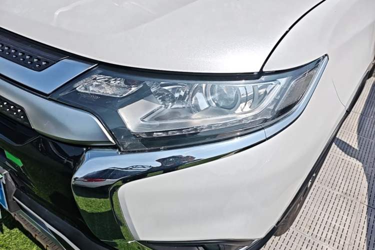 Used Mitsubishi Outlander 2019 2.0L Two-Wheel Drive Comfort Edition 5 Seats China V Standard
