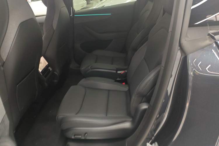 Used Tesla Model Y L 2025 Model Long-Range All-Wheel-Drive Version