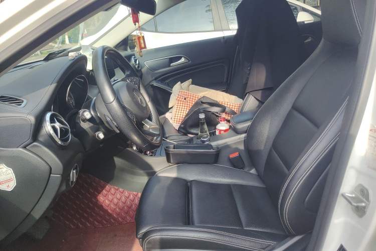 Used Mercedes-Benz GLA 2017 GLA 220 4MATIC Fashion Model Left Front Seat