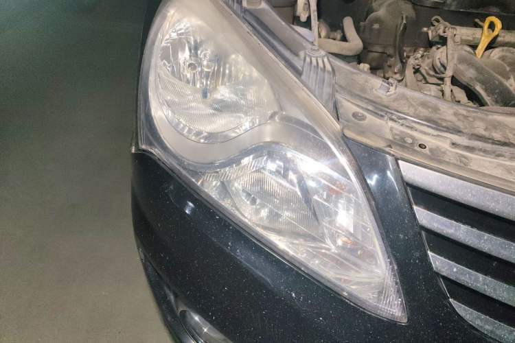 Used Hyundai Celesta 2011 1.6L Manual Luxury Model Right Front Headlight