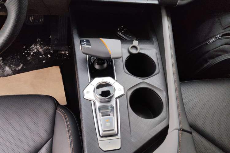 Used Changan UNI-V 2022 1.5T Prestige Version
