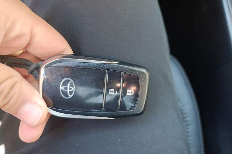 Used Toyota Highlander 2021 2.0T Four-Wheel Drive Luxury Edition 7 Seats Vehicle Key