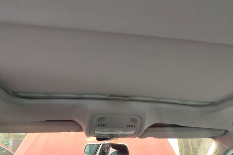 Used Audi A4L 2012 2.0 TFSI automatic Comfort trim level Headliner