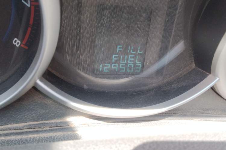 Used Chevrolet Cruze 2013 1.6L SE MT Odometer Close Up