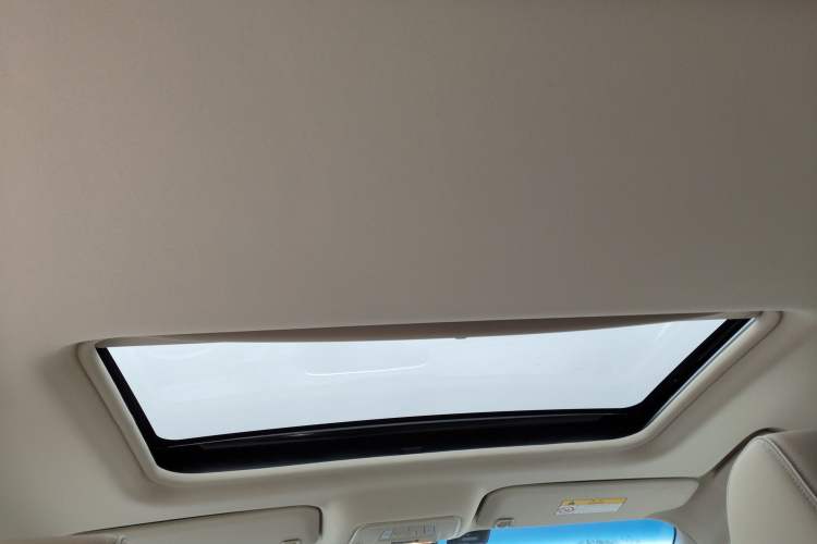 Used Buick GL8 2023 Facelifted Land Cruiser Executive Luxury Version Headliner