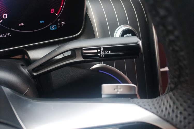 Used Mercedes-Benz GLC 2024 GLC 300 L 4MATIC Dynamic Edition 5-seater Gear Lever