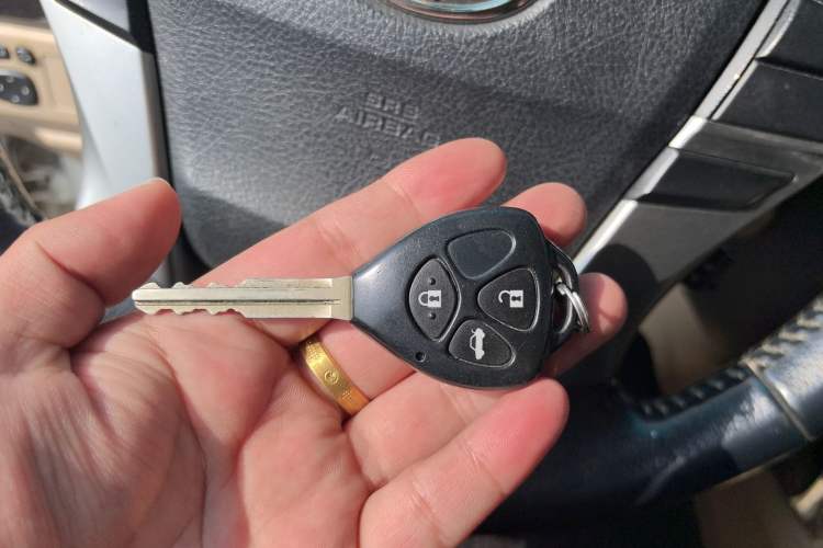 Used Toyota Reiz 2012 2.5V Fengdu Elite Stylish Edition Vehicle Key