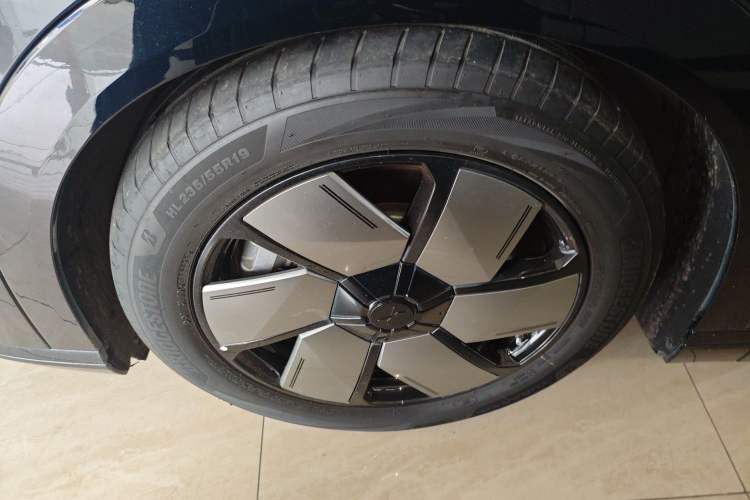 Used XPeng X9 2024 702 Ultra-Long Range Pro