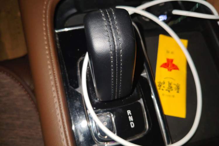 Used Volvo V90 2021 Cross Country B5 AWD Prestige Edition Gear Lever