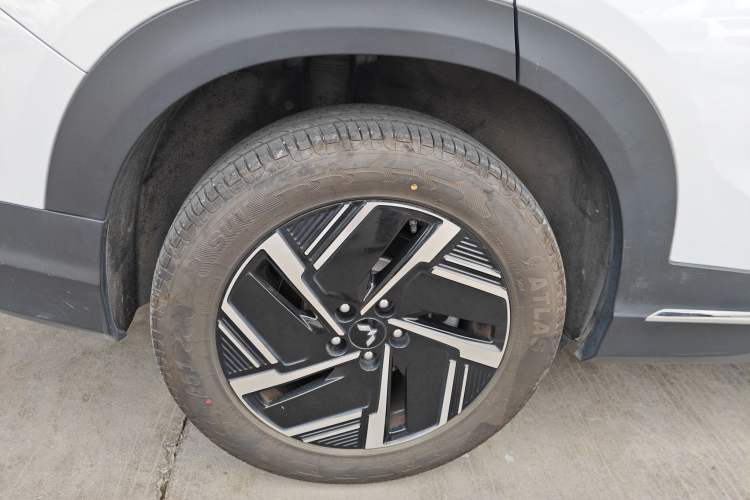 Used Wuling Xingguang S 2024 130km Flagship Version Right Rear Wheel Hub