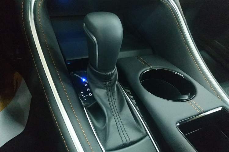 Used Toyota Avalon 2024 Dual-Engine 2.5L XLE Premium Edition