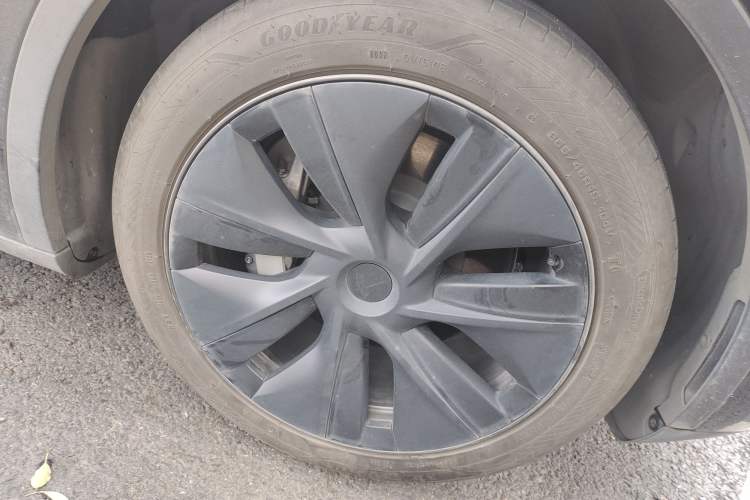 Used Tesla Model Y 2023 Rear-Wheel-Drive Version
